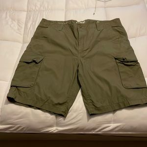 Roundtree & Yorke 9” Cargo Shorts